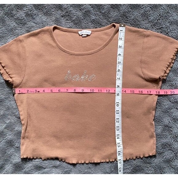 Light Brown Cropped Baby Tee Lettuce Trim Rhinestone Babe Size L Ribbed Y2K - Picture 7 of 12